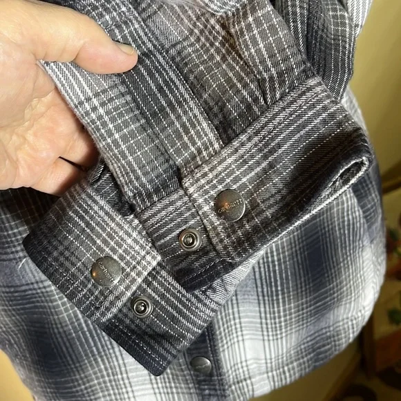 CARHARTT Size Medium 8/10 Plaid SnapFront Flannel Nubby Fleece Line Cotton CHORE - Picture 16 of 16